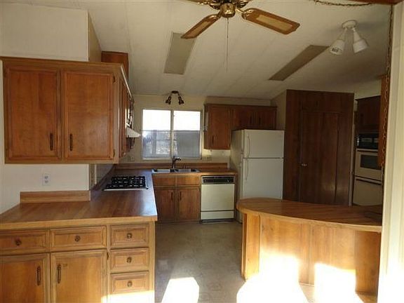 3rd image of 13954 Torrey Pines Dr