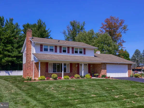 290 Rhonda Dr, York, PA 17408