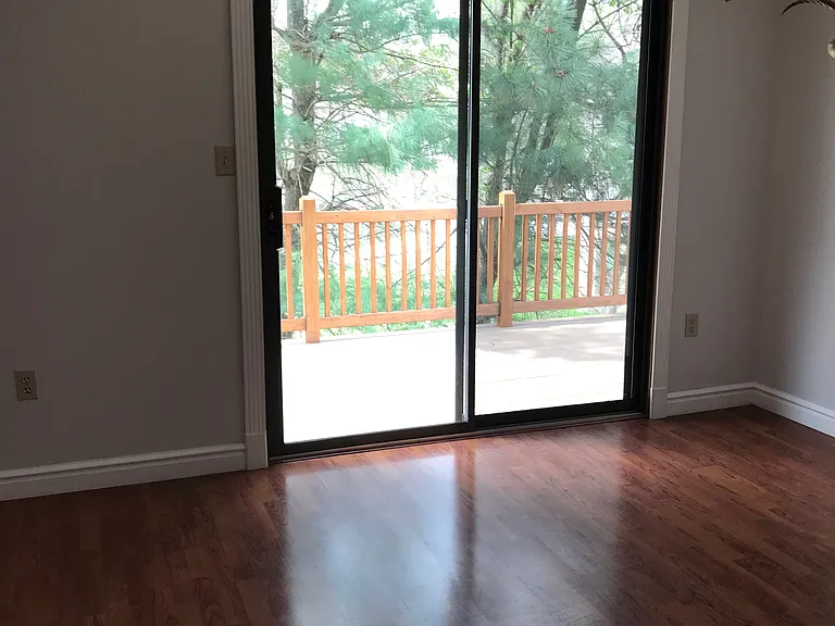 1130 Valleyview Dr — Photo 15