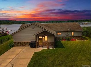 9451 Dexter Pinckney Rd, Pinckney, MI 48169