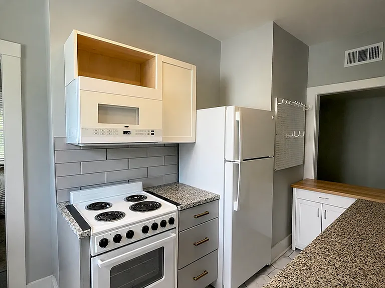 1213 Habersham St — Photo 2