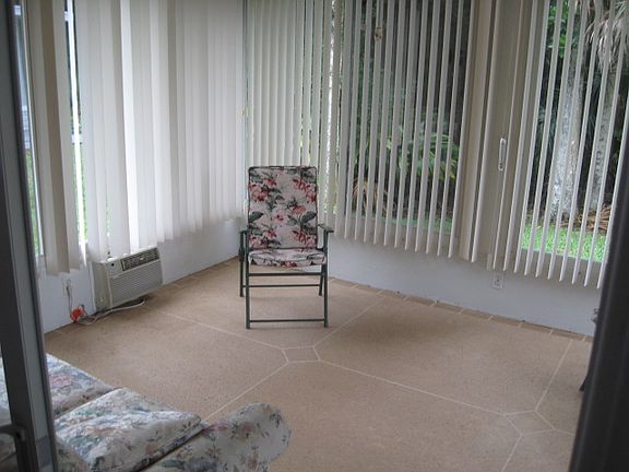 3rd image of 17 Galemont Dr