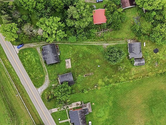 5th image of 7393 Greenbush Rd