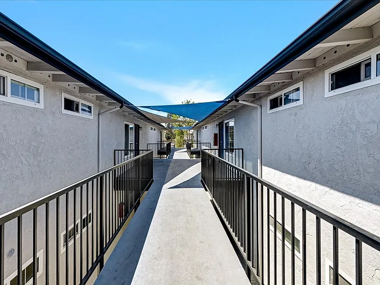 2701 W McFadden Ave — Photo 26