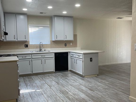 5th image of 4717 Nan Ln