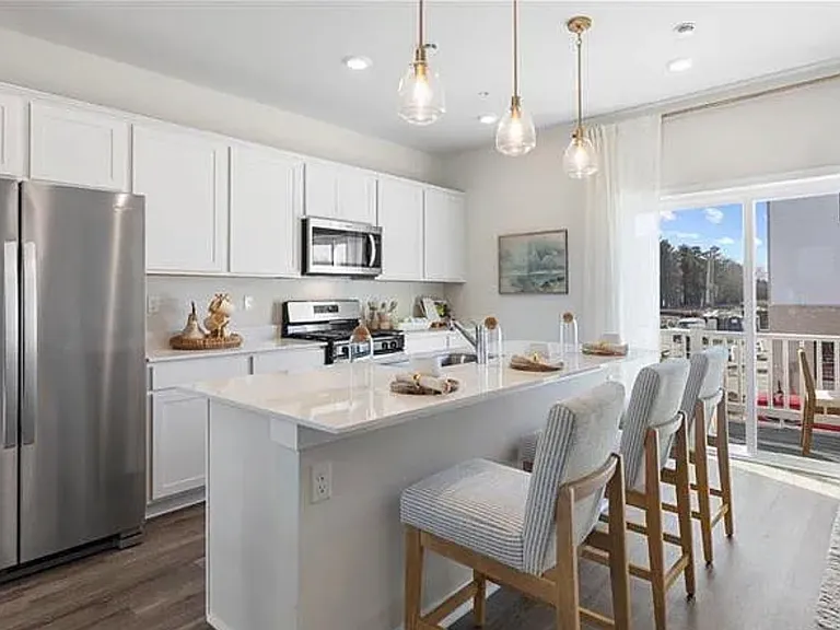 45 Northside Ct — Photo 3