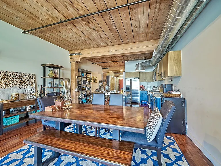 530 S Hewitt St #326 — Photo 5
