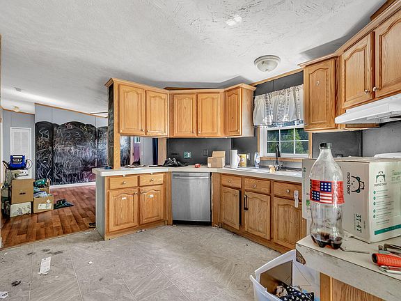 3rd image of 33 Whittier Road