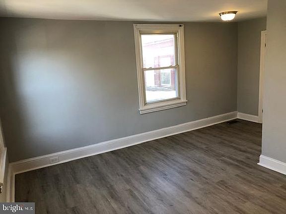 2nd image of 1426 Green Ln #2A