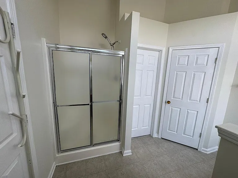 504 Thames Cir — Photo 31