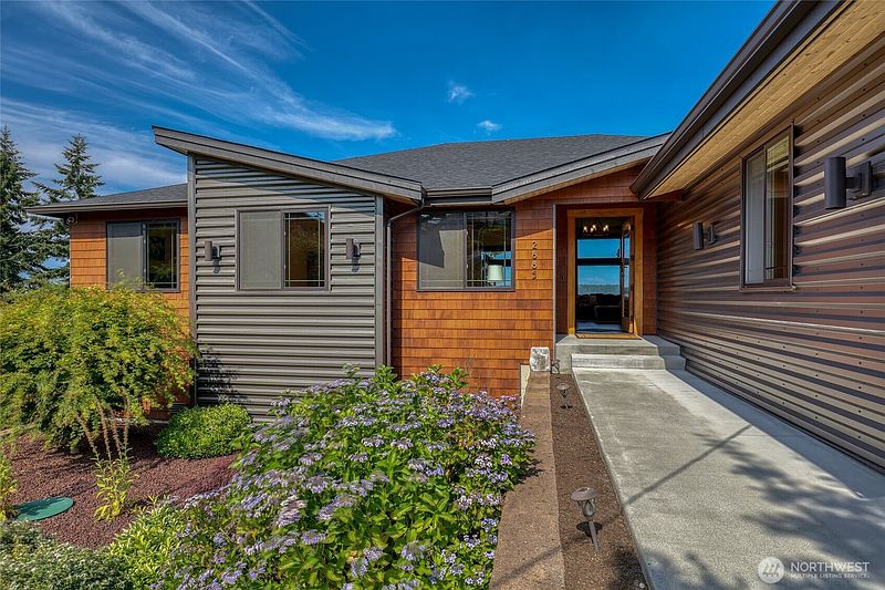 3rd image of 2885 Newell Road