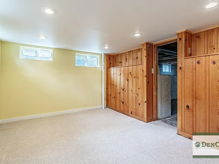 1402 S York St — Photo 18