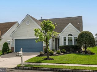 512 Hydrangea Dr, Mount Laurel, NJ 08054