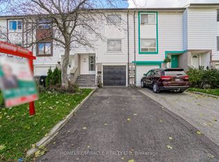 30 Hoskins Sq, Brampton, ON L6S 2N6