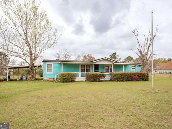 1060 Spring Lake Dr, Folkston, GA 31537