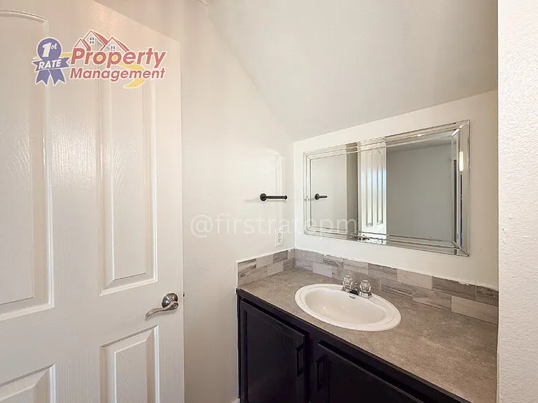 16042 N Saint Helens Dr — Photo 8