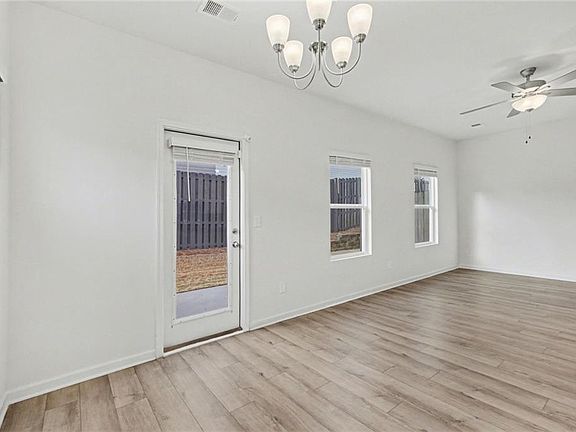 3rd image of 4574 Bishops Ln