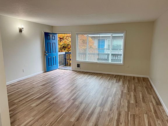 5th image of 2959 SE Monroe St APT 12