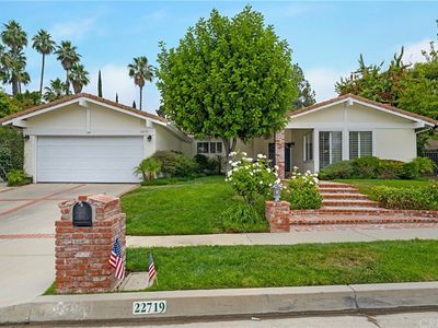 22719 Town Crier Rd, Calabasas, CA, 91302