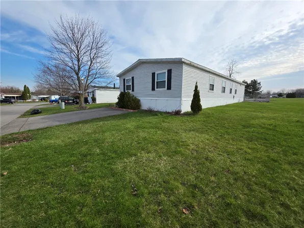 128 Trinity Dr, Holley, NY 14470