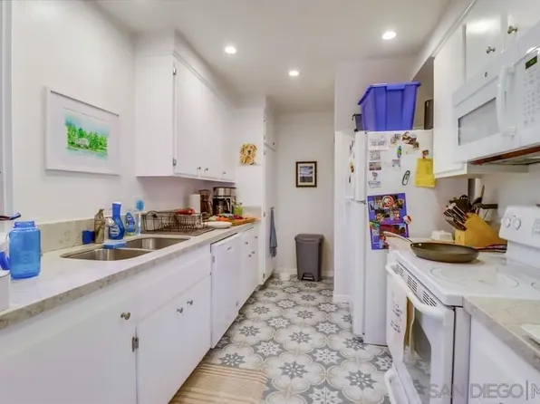 3960 Voltaire St, San Diego, CA 92107