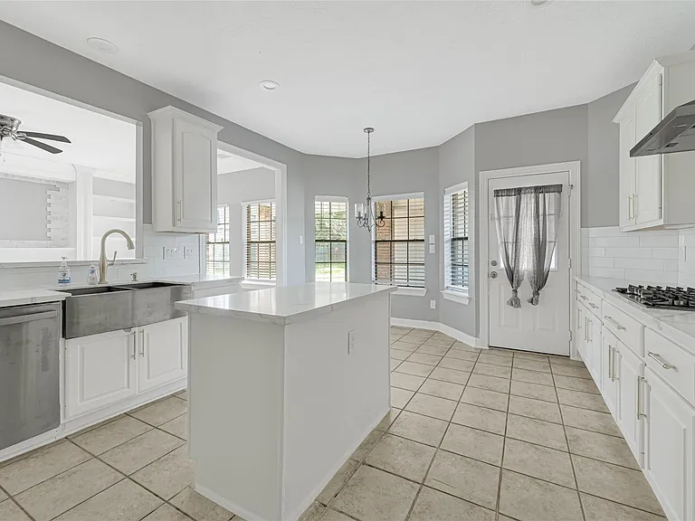 202 Cascade Pines Dr — Photo 14
