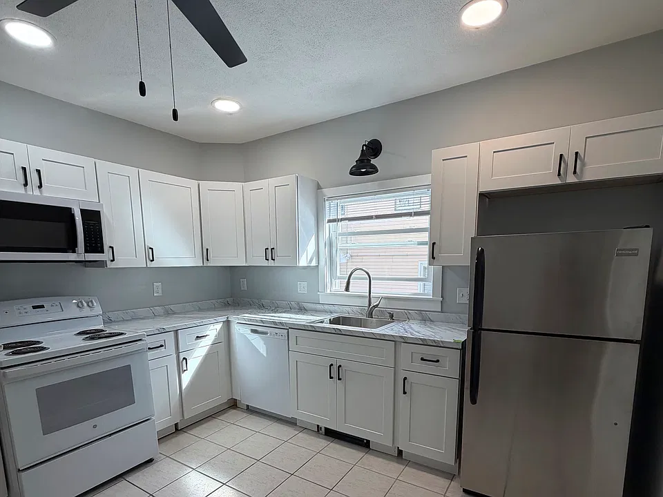 32 Valley St #1