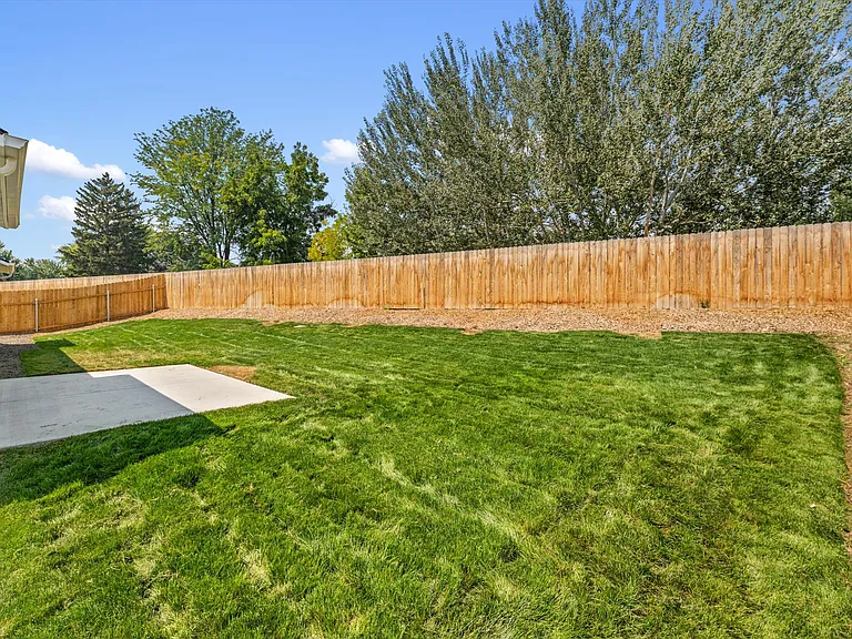 1576 Long Pond St — Photo 27