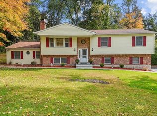 12 Highland Woods Blvd, Highland Mills, NY 10930