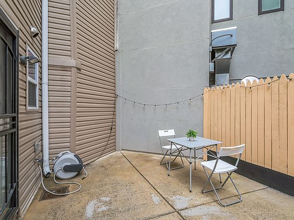 4th image of 1153 N Hancock St