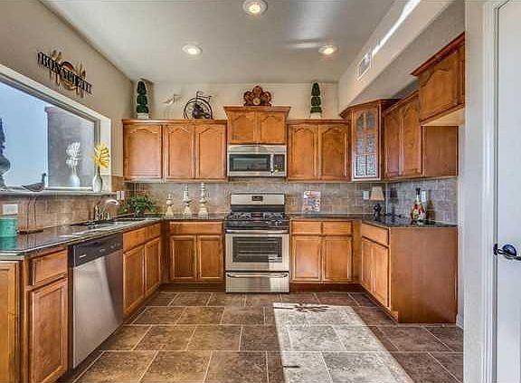 3rd image of 7648 Wolf Creek Dr