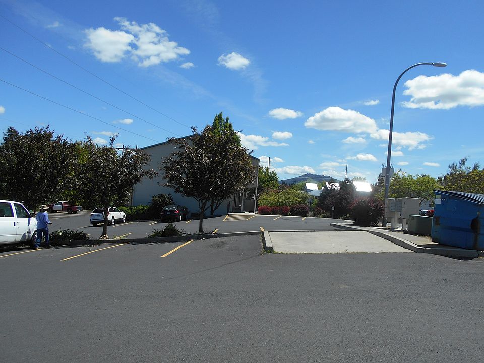 2nd image of 538 Styner Ave APT 1
