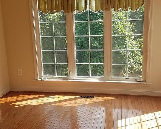 4th image of 4094 Walnut Cove Cir