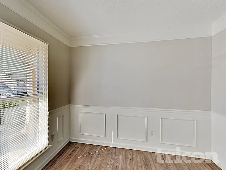 8009 Vermilion Dr — Photo 6