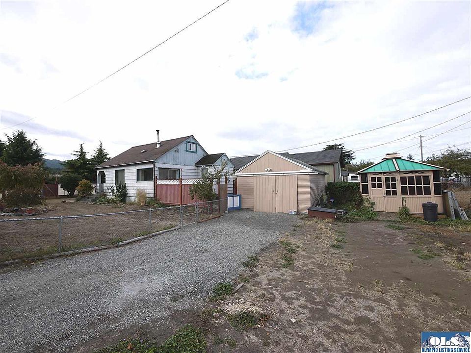 2nd image of 170 E Prairie St