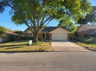 1412 Trammell Dr, Benbrook, TX 76126