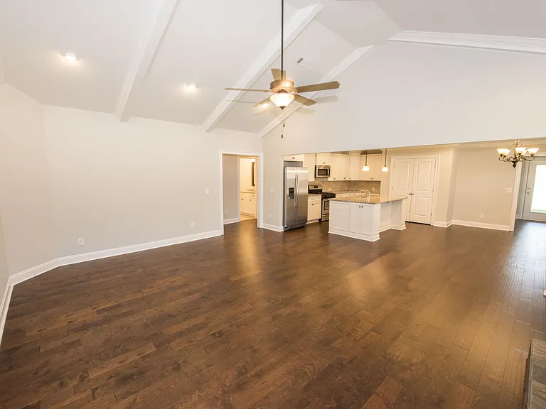 2304 Snowshill Ln — Photo 5