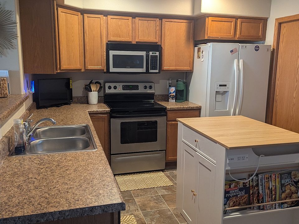 1st image of 4808 Algonquin Dr #2