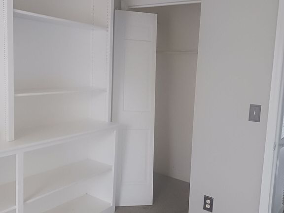 5th image of 1421 S Pine St NE