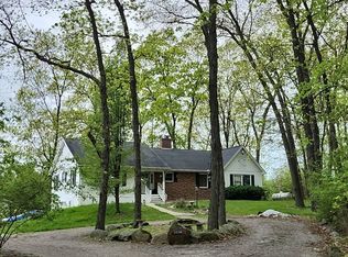 13734 Upton Rd, Bath, MI 48808