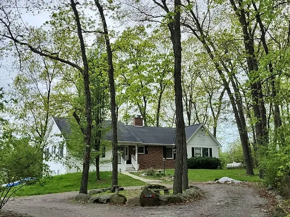 13734 Upton Rd, Bath, MI 48808