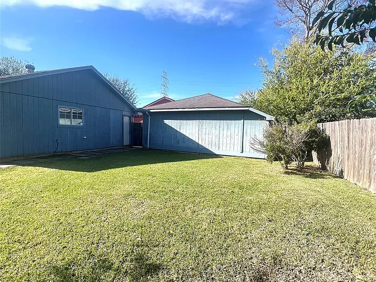 10515 Sagewind Dr — Photo 22