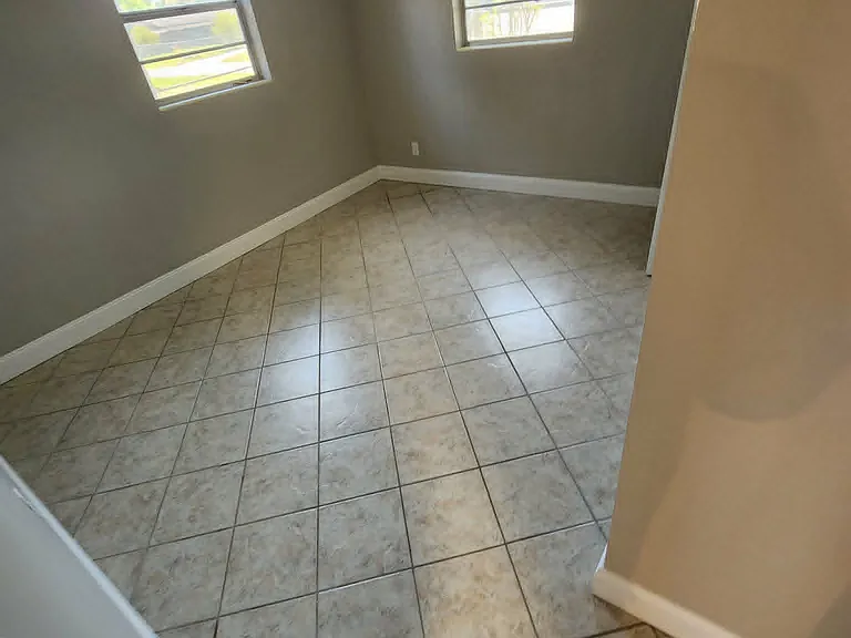 1216 Deneece Ter — Photo 13