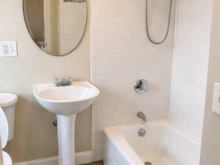 184 Boston Ave #1 — Photo 9