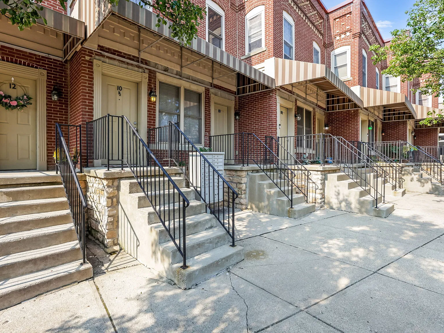 1 bed, 605 sqft, $1,300 — Photo 2