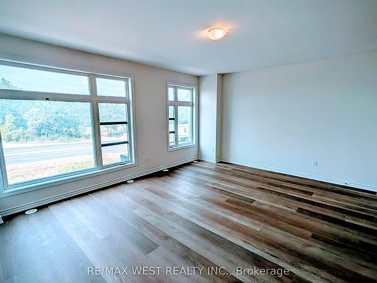 91 Inverary Cres — Photo 5