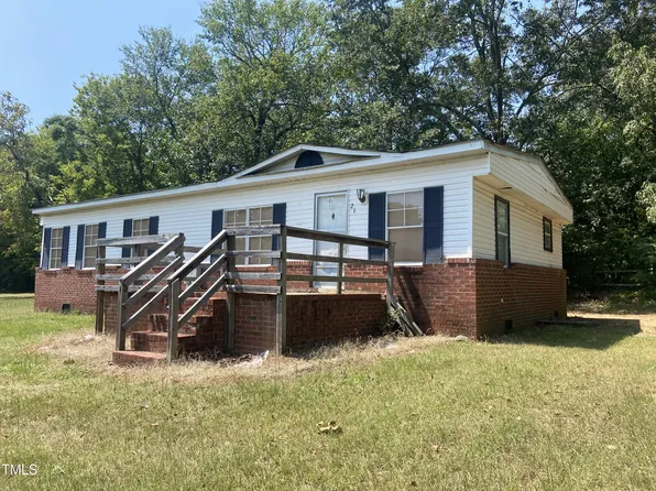 210 Hickory Ave, Broadway, NC 27505
