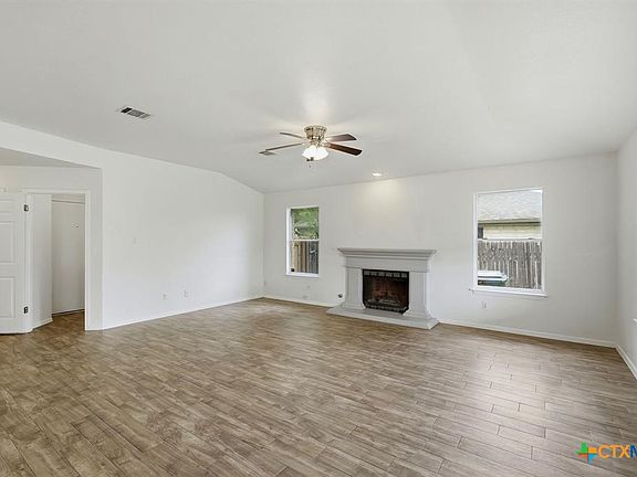 2nd image of 1005 Rolling Ridge Dr
