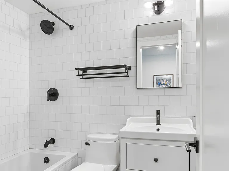 5 Hampton Pl #1 — Photo 8