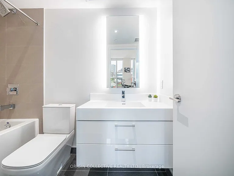 1 Yorkville Ave #611 — Photo 30